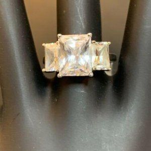 Qvc Dq Cz Diamonique Ladies Sterling Silver Ring Size 6 (R29)